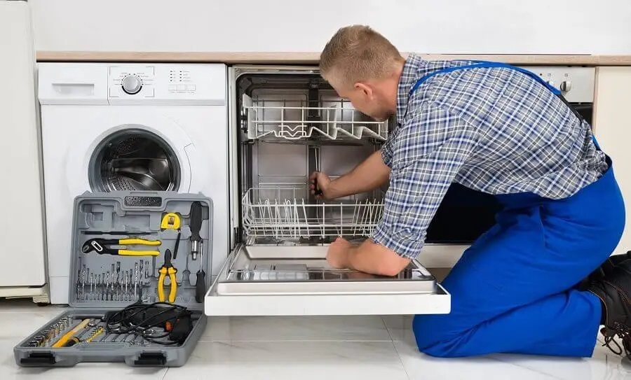 Hendek Termodinamik servisi teknisyen ekibi beyaz eşya tamiri yaparken
